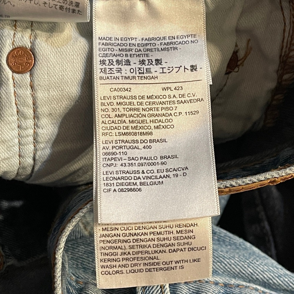 Levis 501 Original Fit Mens Medium Wash Blue Straight Leg Button Fly Jeans 36x32 - Picture 9 of 10